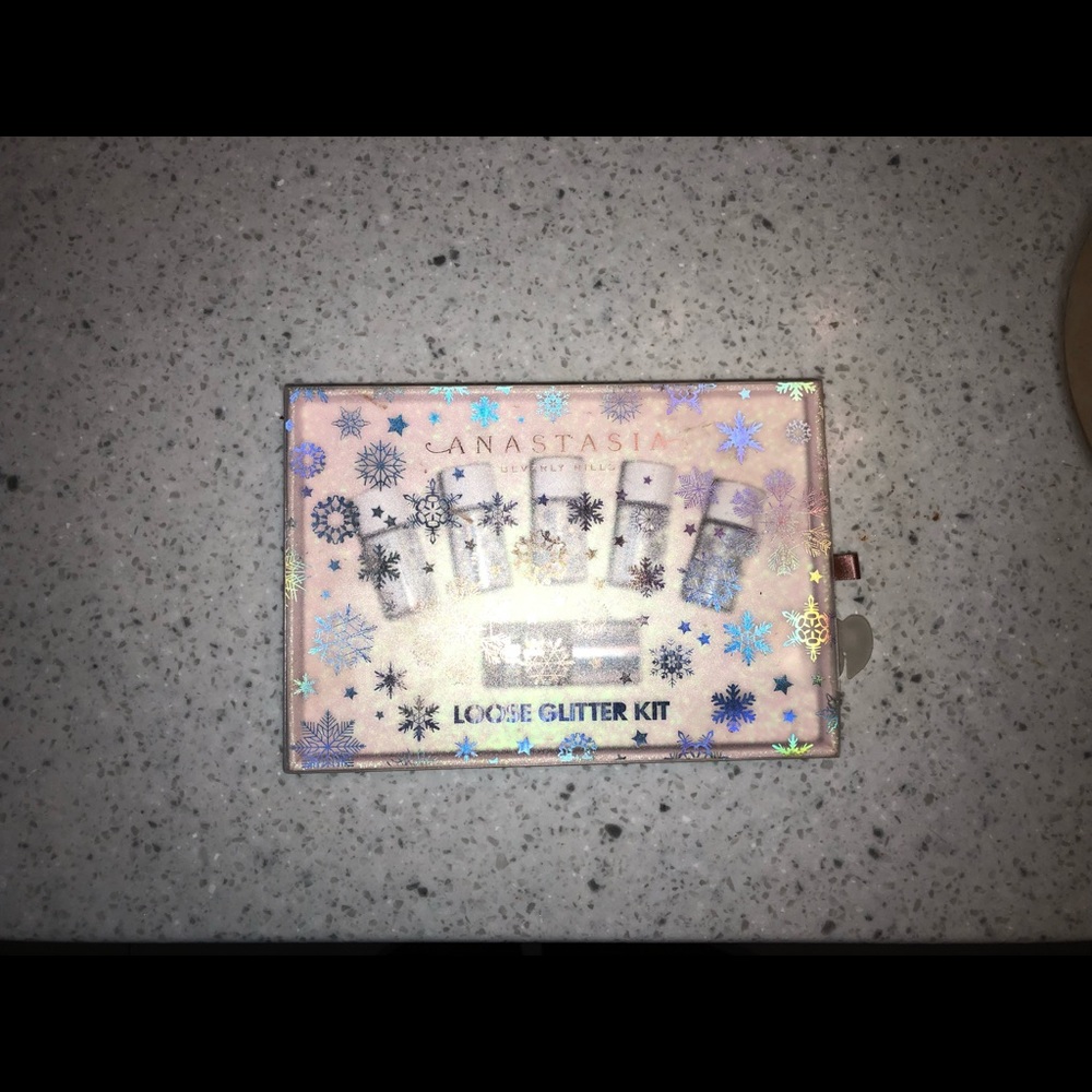 Anastasia Beverly Hills loose glitter